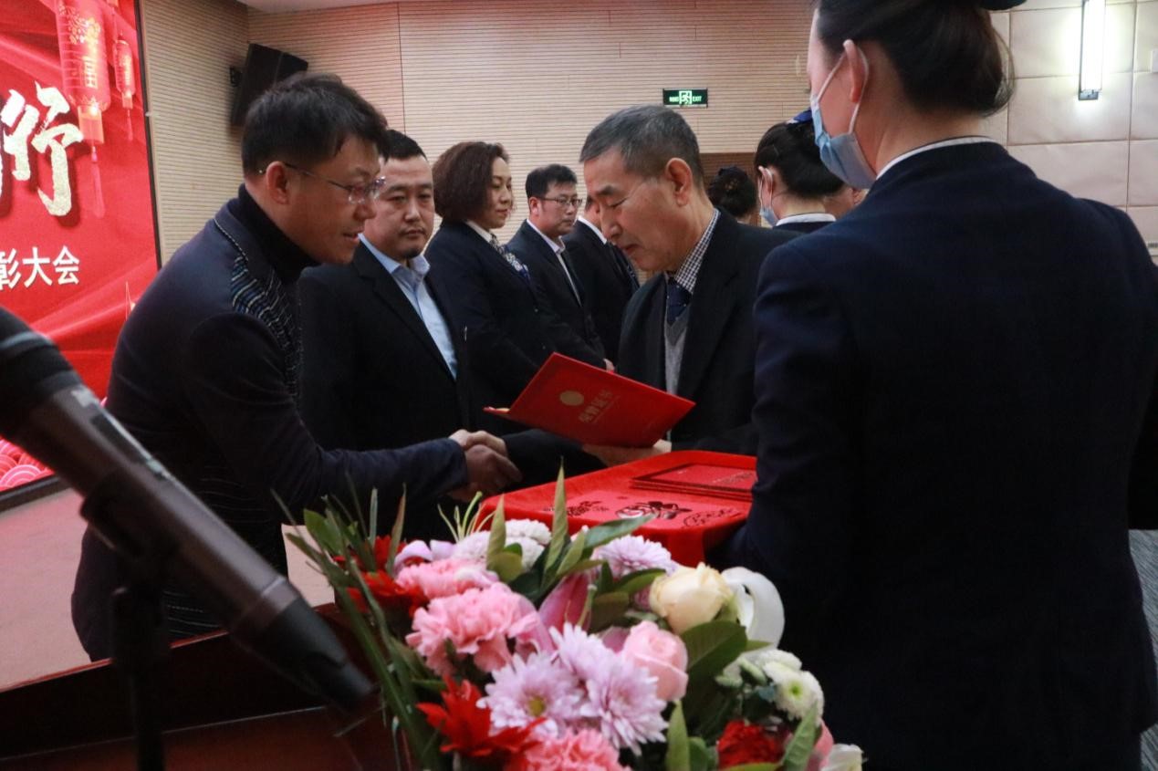 正業(yè)地產(chǎn)事業(yè)部丨乘風(fēng)破浪 夢(mèng)想同行  2020年度表彰大會(huì)圓滿成功！(圖5)