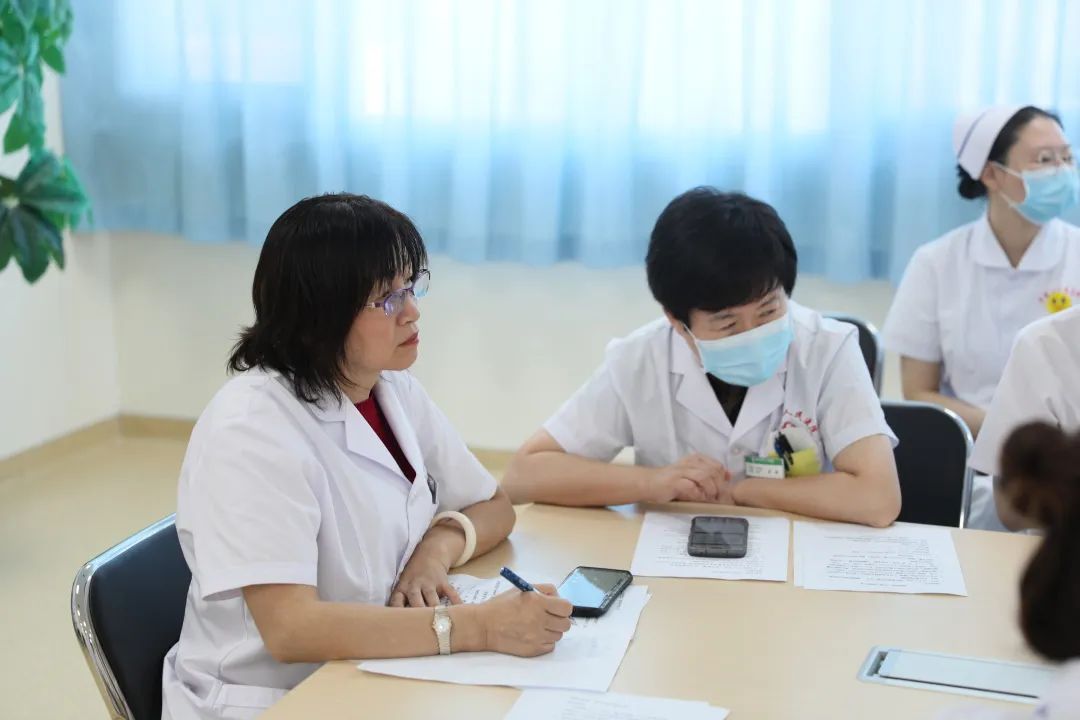 全省首家！中國醫(yī)科大學(xué)附屬第一醫(yī)院專家來“查房”，家門口享國內(nèi)優(yōu)質(zhì)醫(yī)療資源！(圖3)