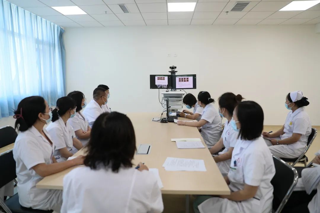 全省首家！中國醫(yī)科大學(xué)附屬第一醫(yī)院專家來“查房”，家門口享國內(nèi)優(yōu)質(zhì)醫(yī)療資源！(圖1)