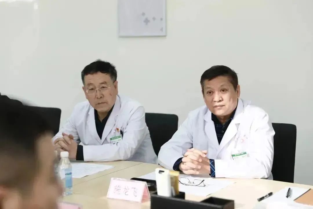 龍港區(qū)人大、區(qū)政府領(lǐng)導(dǎo)一行視察調(diào)研龍港國(guó)際醫(yī)療健康產(chǎn)業(yè)園(圖15)