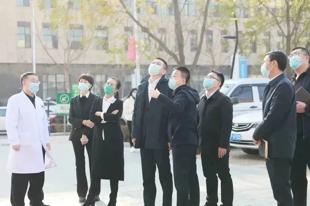 龍港區(qū)人大、區(qū)政府領(lǐng)導(dǎo)一行視察調(diào)研龍港國(guó)際醫(yī)療健康產(chǎn)業(yè)園(圖16)