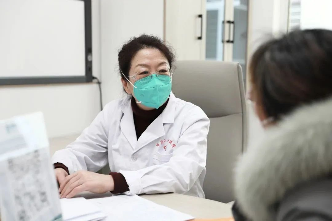 患者如潮，就診場面火爆！市二院著名專家診區(qū)百余位專家陸續(xù)來院出診(圖5)
